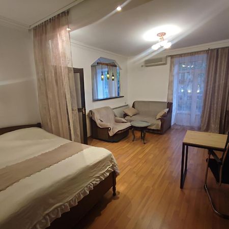 Apartments On Sayat-Nova 14 Erivan Exterior foto